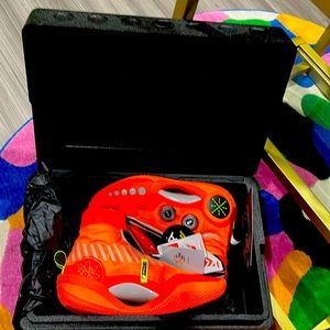 Brand new shoes for men very different for basketball fans 100% authentic